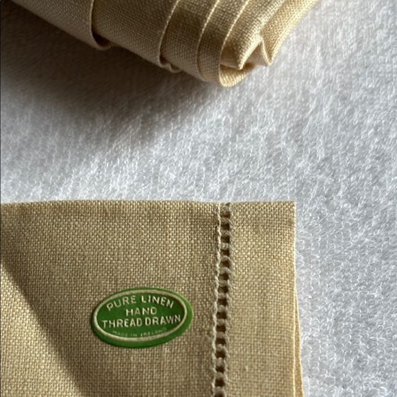 Source Unknown Tan Kitchen Linens Set - Picture 2 of 2